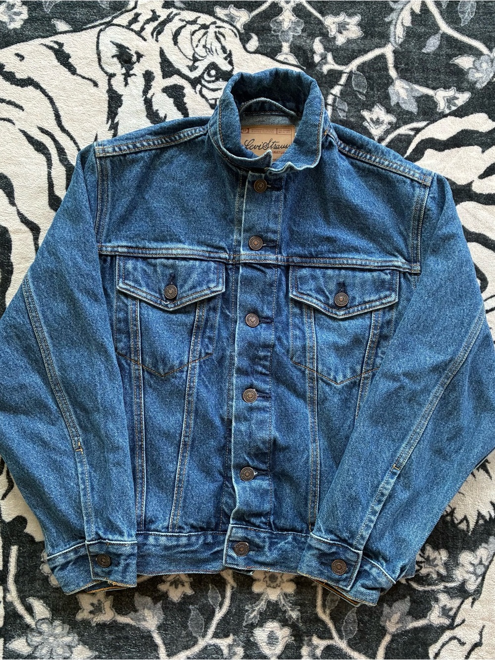004 - VINTAGE 00s LEVIS STRAUS DENIM BLUE WASH JACKET